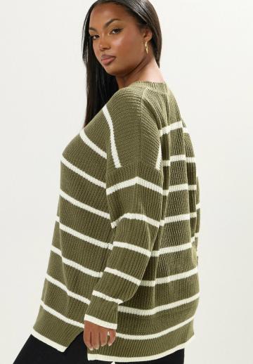 Пуловер в полоску