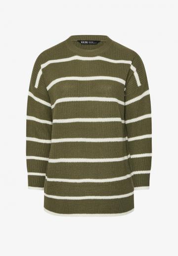 Пуловер в полоску