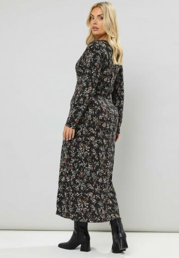 Вязаное платье