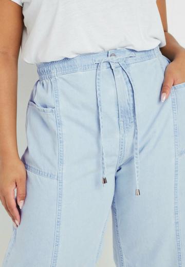 Короткие джинсы