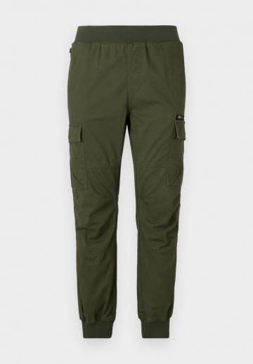 Брюки с накладными карманами