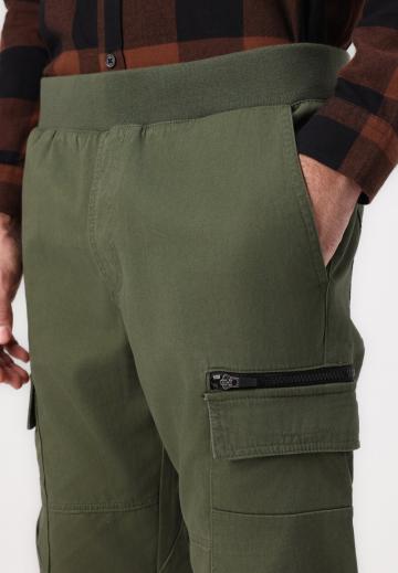 Брюки с накладными карманами