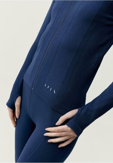 Спортивная куртка