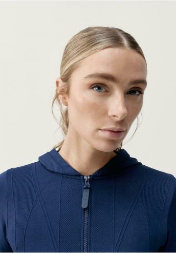 Спортивная куртка