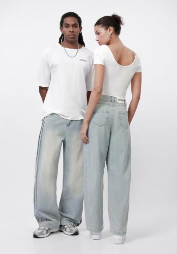 Прямые джинсы