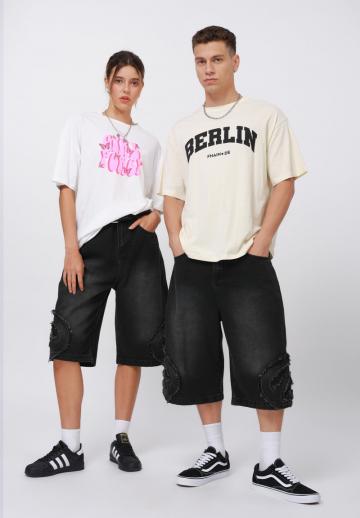 Короткие джинсы