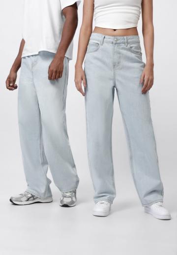 Прямые джинсы