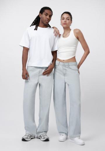 Прямые джинсы