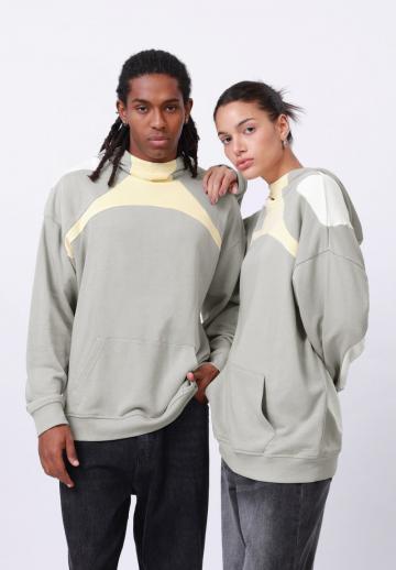 Пуловер с капюшоном