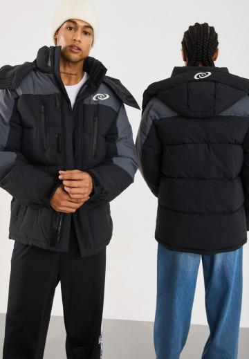 Зимняя куртка