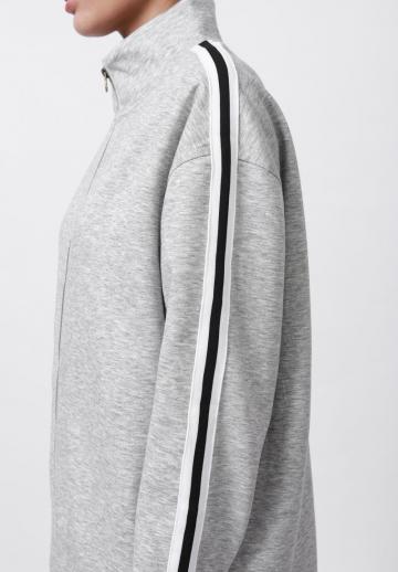 Спортивная куртка