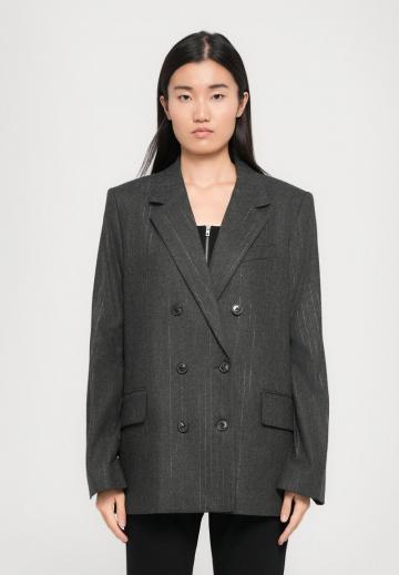 Длинный блейзер