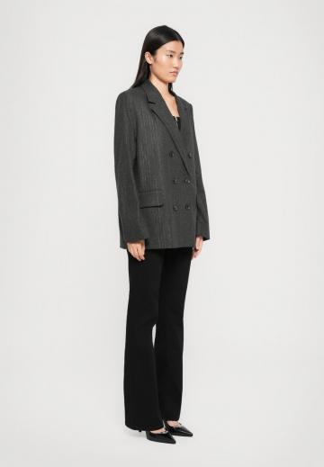 Длинный блейзер