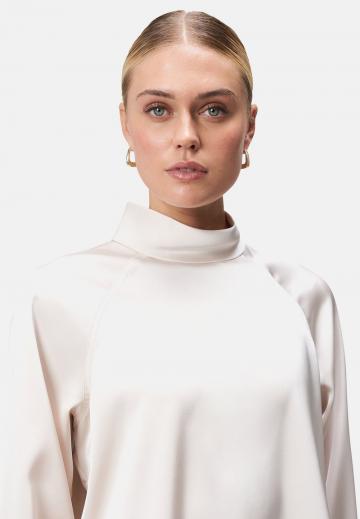 Атласная блузка