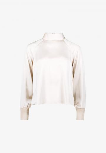Атласная блузка