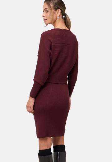 Вязаное платье