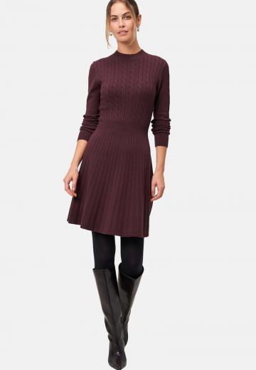 Вязаное платье