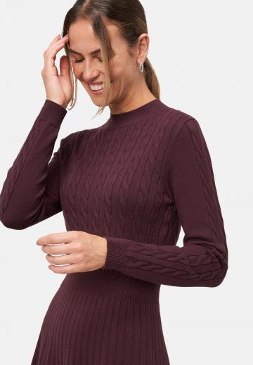 Вязаное платье