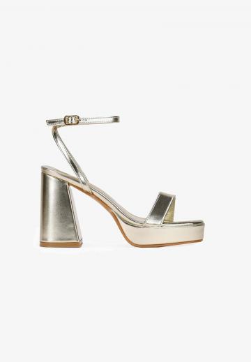 Босоножки на платформе