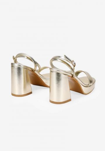 Босоножки на платформе