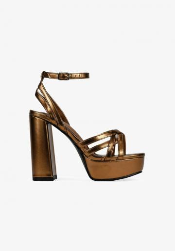 Босоножки на платформе