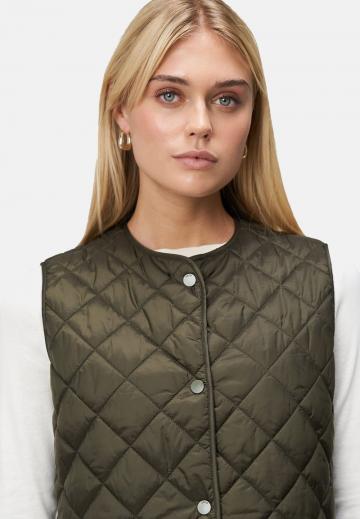 Стеганый жилет