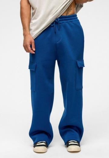 Брюки с накладными карманами
