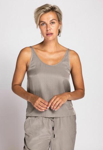 Топ на бретельках