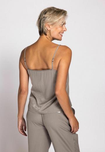 Топ на бретельках