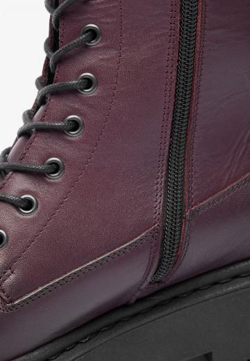 Ботинки на шнуровке