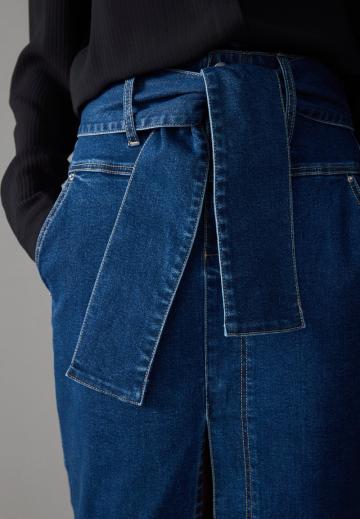 Юбка с накладными карманами