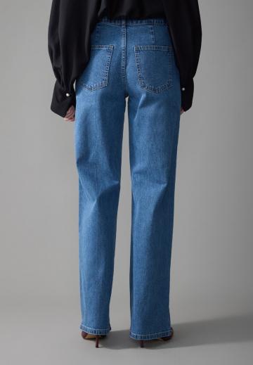 Прямые джинсы