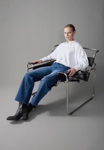 Прямые джинсы