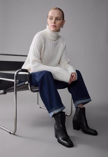 Высокие сапоги