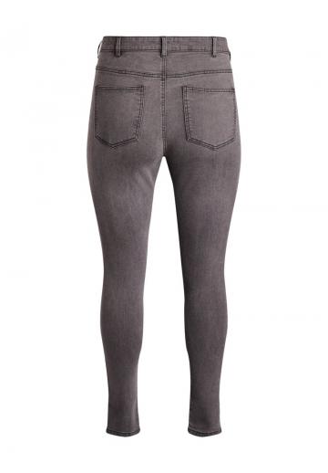 Узкие джинсы