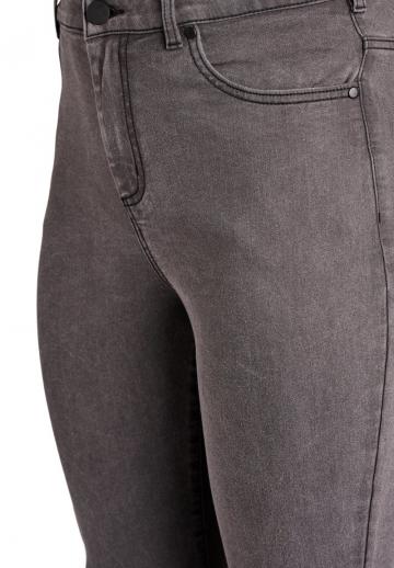 Узкие джинсы