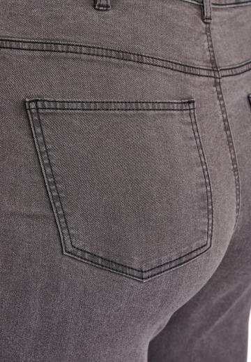 Узкие джинсы