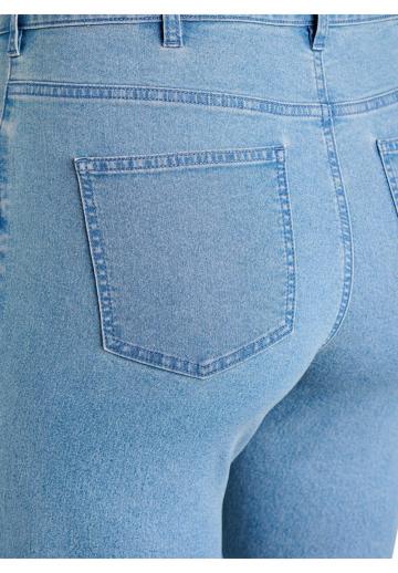 Узкие джинсы