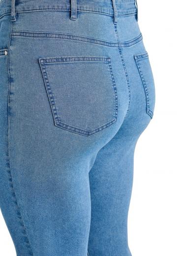 Узкие джинсы