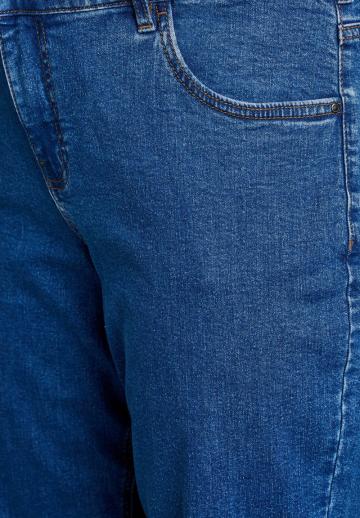 Прямые джинсы