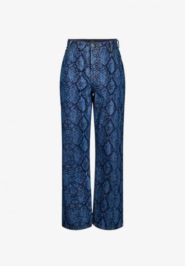 Прямые джинсы