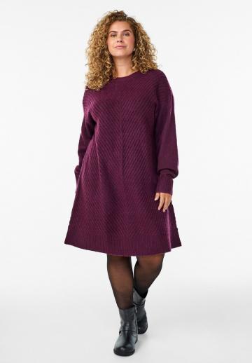 Вязаное платье