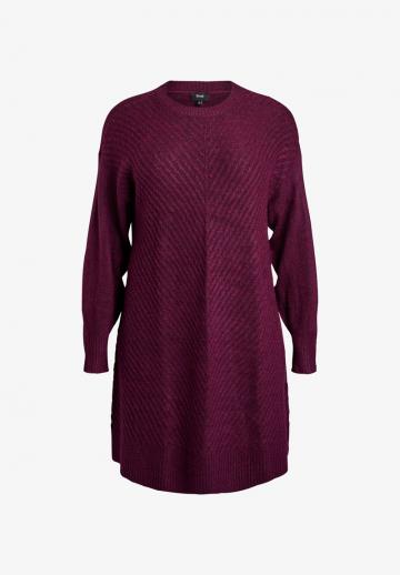 Вязаное платье