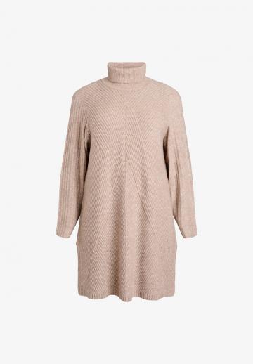 Вязаное платье