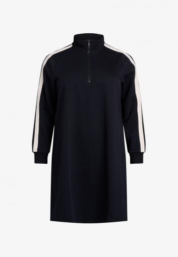 Вязаное платье