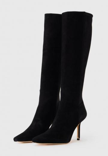 Высокие сапоги