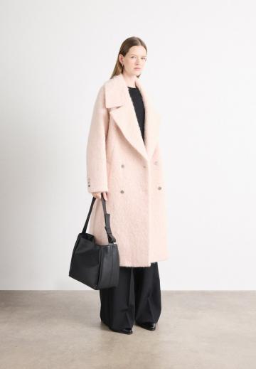 Шерстяное пальто