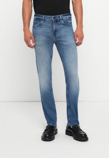 Узкие джинсы