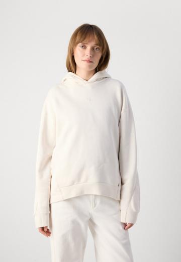 Пуловер с капюшоном