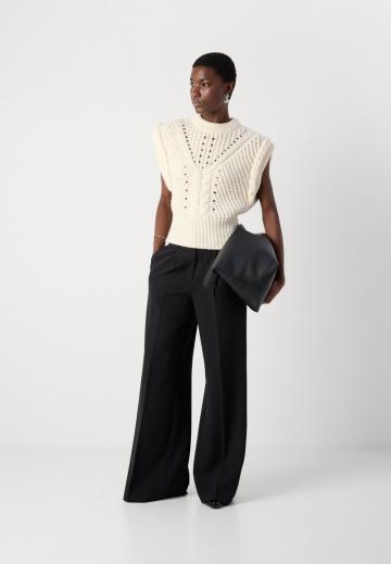 Пуловер без рукавов